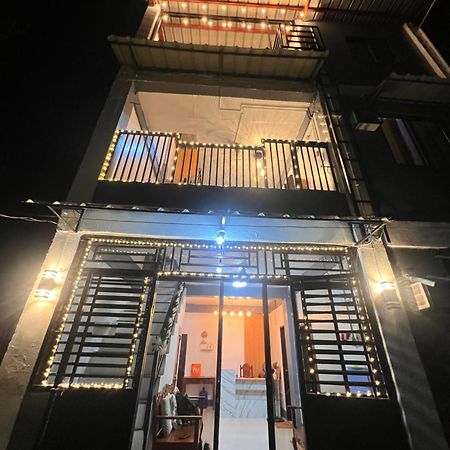 Eighty8 Tourist Inn Coron Exterior photo