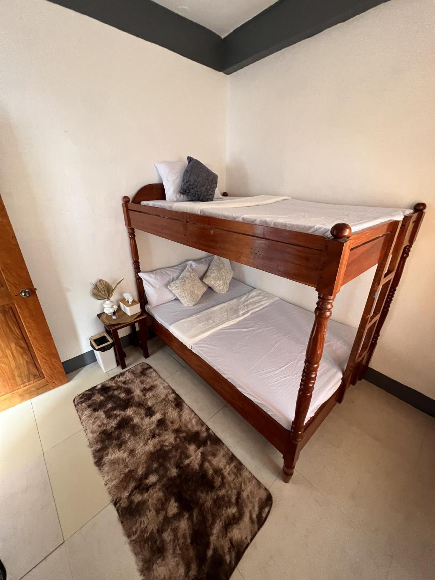 Eighty8 Tourist Inn Coron Exterior photo
